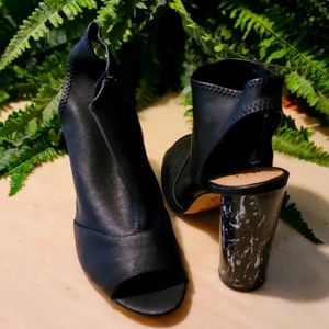 Mix NO. 6 Black Peep Toe w/Black And White Marble Heels